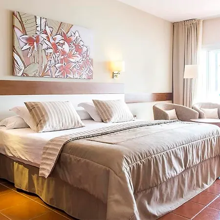 Tui Magic Life Cala Pada סנטה אאולריה דס ריו