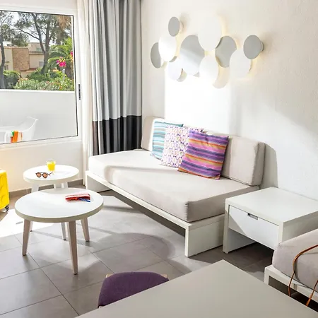 Tui Magic Life Cala Pada סנטה אאולריה דס ריו