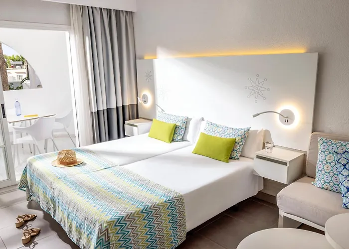 Tui Magic Life Cala Pada 호텔