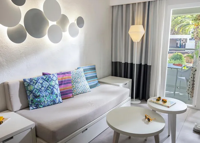 호텔 Tui Magic Life Cala Pada 산타 에우랄리아 데 리오